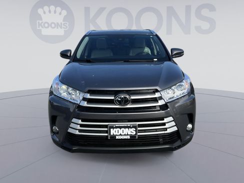 Used 2018 Toyota Highlander XLE AWD/4WD image 7