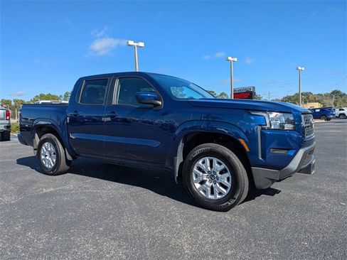 Used 2023 Nissan Frontier SV w/ Tow Package image 2