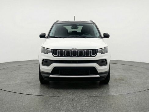 Used 2025 Jeep Compass Limited image 1