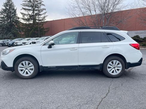Used 2019 Subaru Outback 2.5i Premium image 5