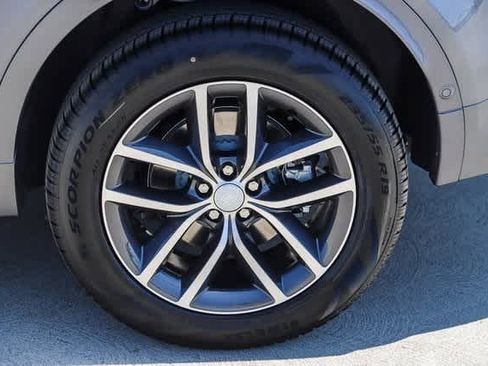 New 2024 Land Rover Discovery Sport S image 11