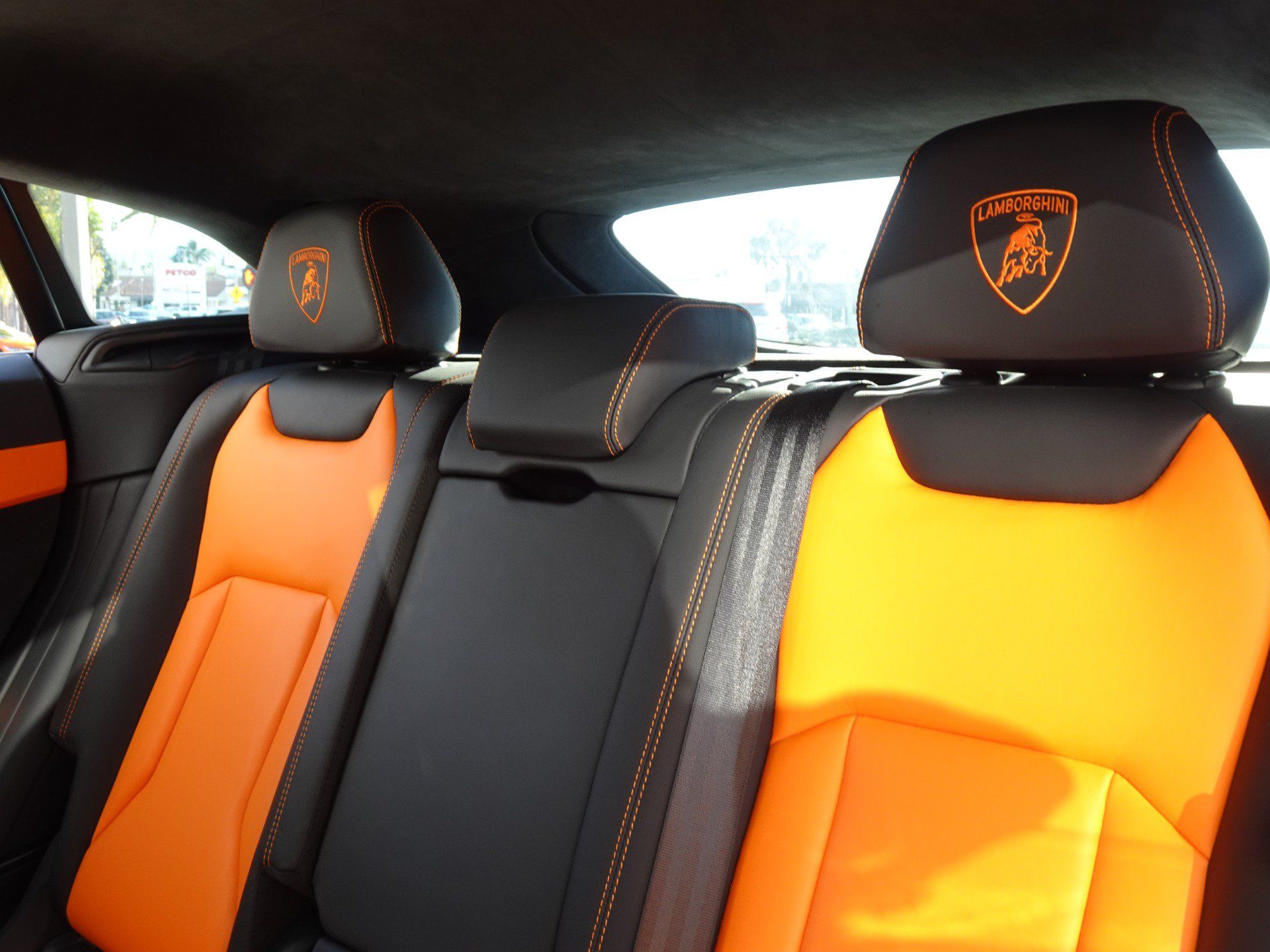 Used 2021 Lamborghini Urus AWD/4WD image 17