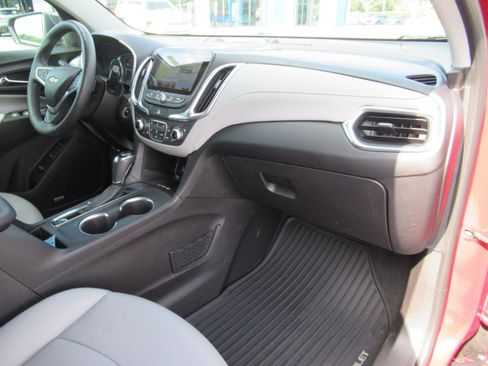 Used 2018 Chevrolet Equinox Premier FWD image 11