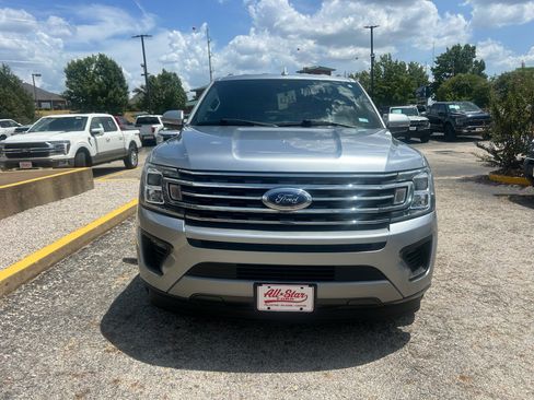 Used 2021 Ford Expedition XLT RWD image 2
