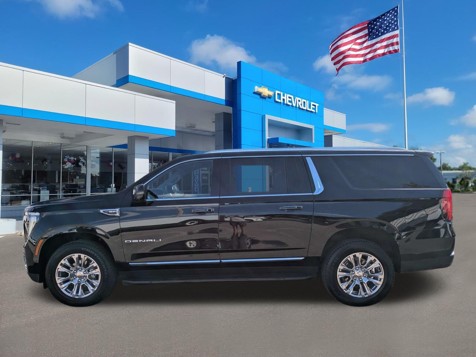 Used 2025 GMC Yukon XL Denali AWD/4WD image 6