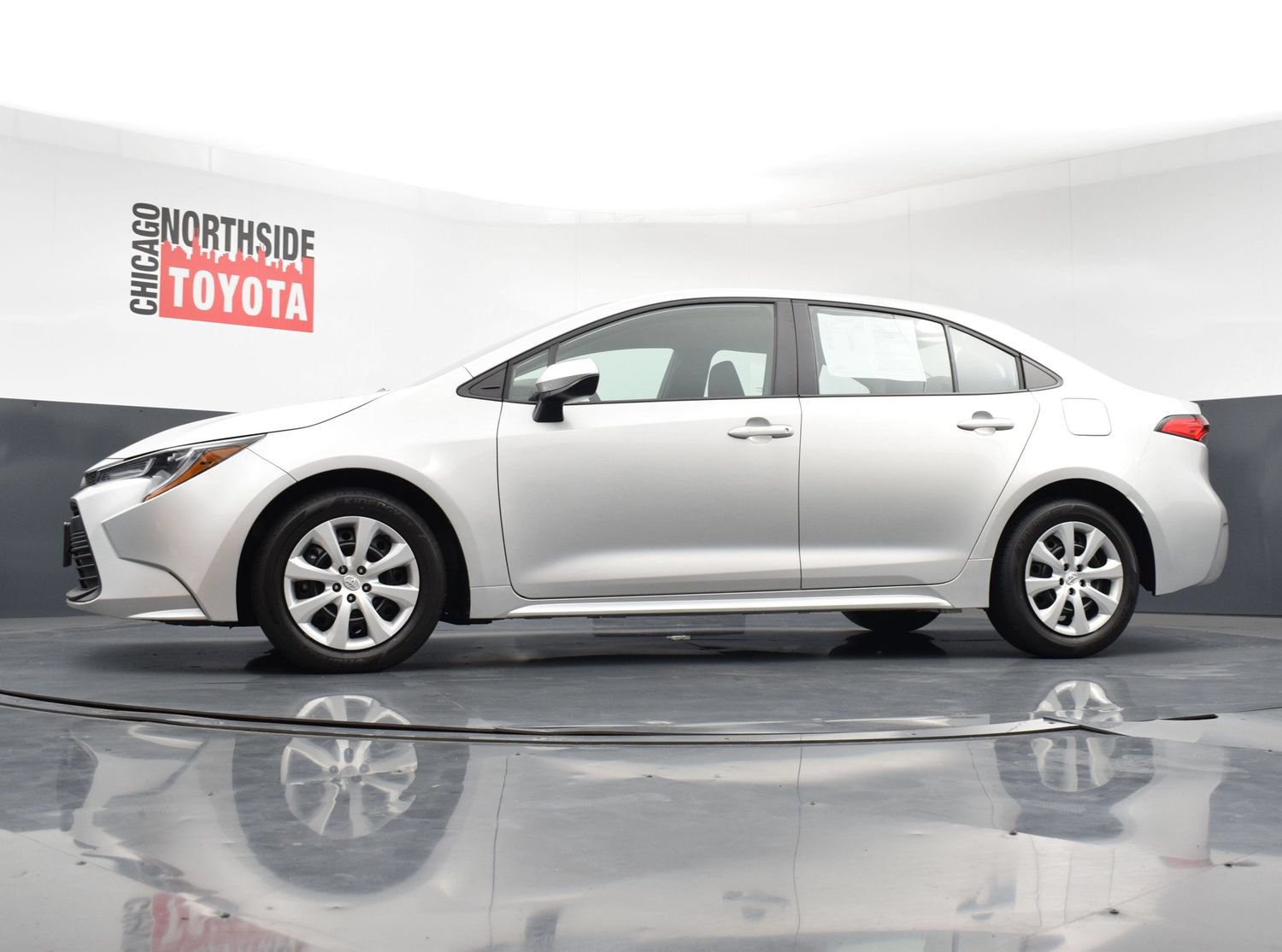 Used 2025 Toyota Corolla LE FWD image 24