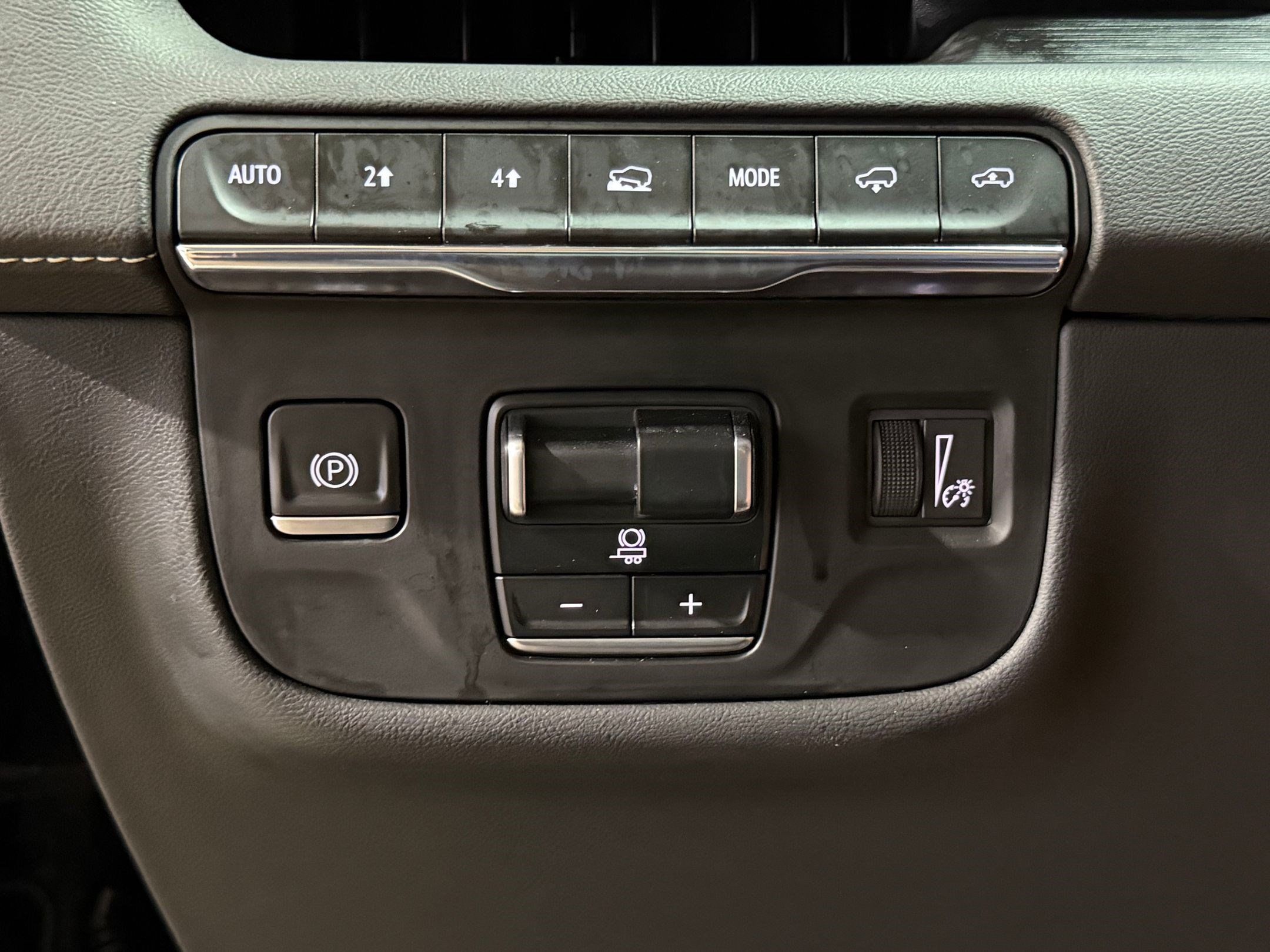 Certified 2023 Cadillac Escalade Sport w/ Touring Package AWD/4WD image 21