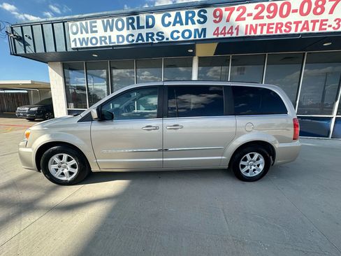 Used 2012 Chrysler Town & Country Touring w/ Entertainment Group #1 image 2