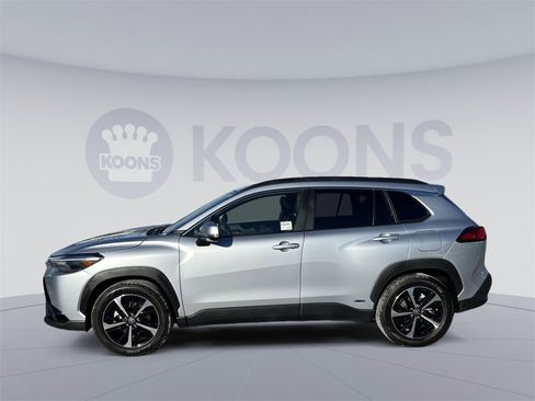 Used 2024 Toyota Corolla Cross XSE image 2