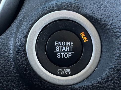 Used 2018 Dodge Journey SXT w/ Premium Group image 20