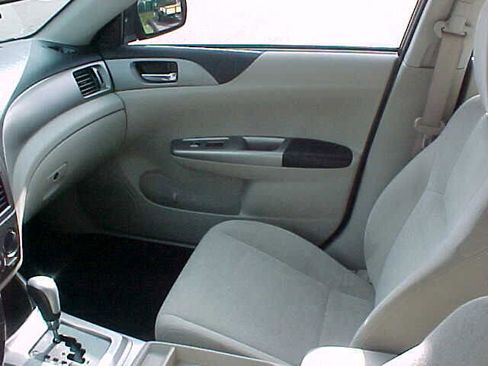 Used 2010 Subaru Impreza 2.5i Premium image 16