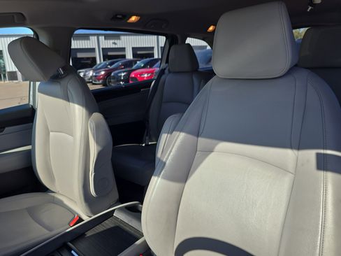 Used 2019 Honda Odyssey EX-L image 25
