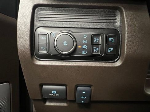 Used 2025 Ford F350 King Ranch w/ FX4 Off-Road Package image 30