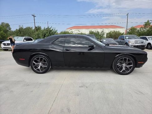 Used 2018 Dodge Challenger SXT Plus RWD image 4