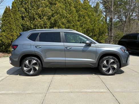 New 2026 Volkswagen Taos SE AWD/4WD image 7