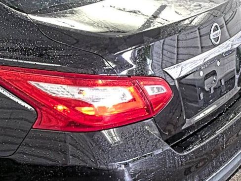 Used 2016 Nissan Altima 2.5 S w/ Power Driver Seat Package FWD image 9