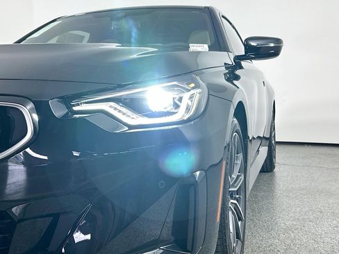 Used 2025 BMW 230i Coupe w/ Premium Package image 8