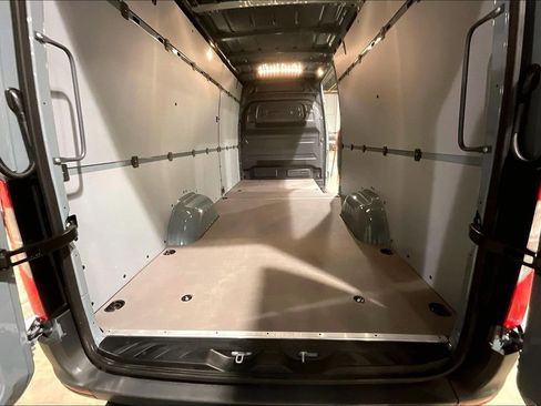 Used 2026 Mercedes-Benz Sprinter 2500 image 8