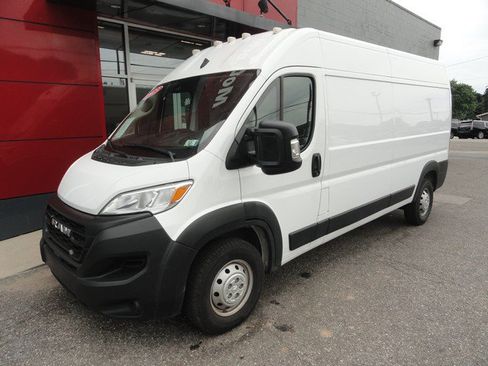 Used 2023 RAM ProMaster 2500 FWD image 2