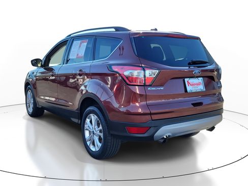 Used 2018 Ford Escape SE image 3