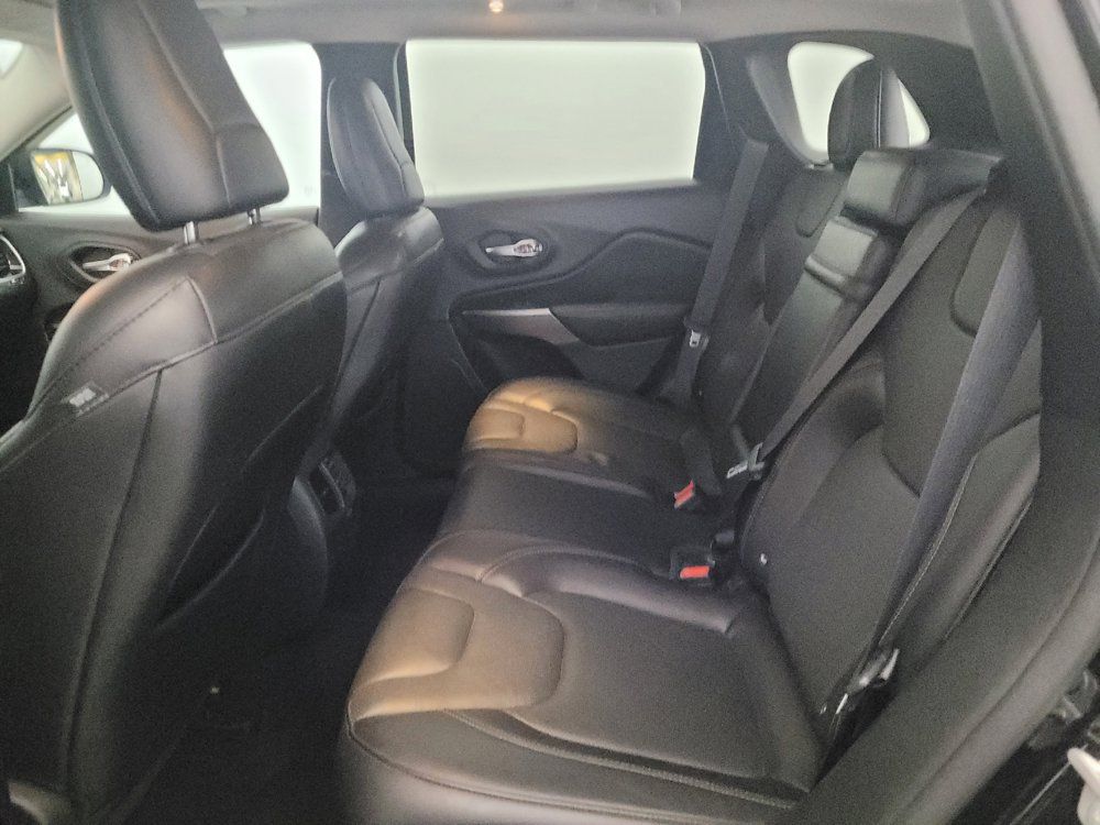 Used 2019 Jeep Cherokee Limited AWD/4WD image 18