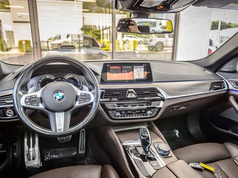 Used 2018 BMW 540i w/ M Sport Package RWD image 26