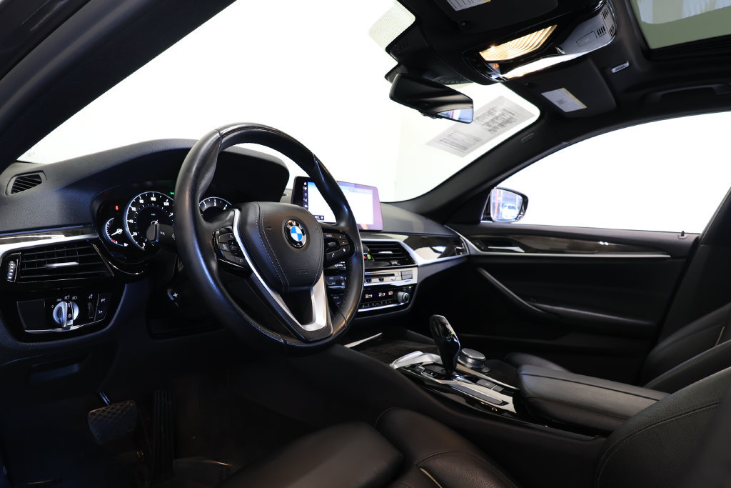 Used 2019 BMW 540i w/ Convenience Package RWD image 16