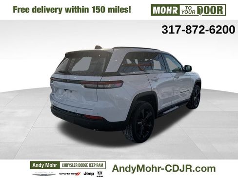 Used 2024 Jeep Grand Cherokee Altitude image 7