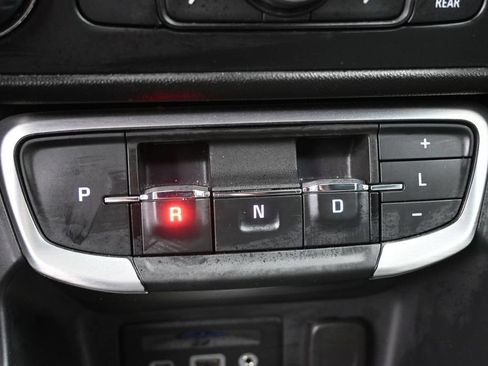Used 2024 GMC Terrain SLT AWD/4WD image 13