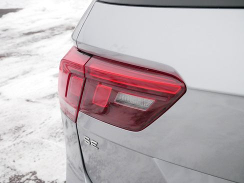 Certified 2024 Volkswagen Tiguan SE R-Line image 17