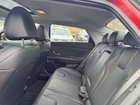 Certified 2025 Hyundai Elantra Limited image 11