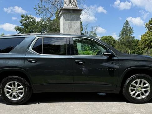 Used 2019 Chevrolet Traverse LT FWD image 5