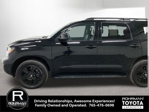 Used 2019 Toyota Sequoia TRD Sport w/ TRD Sport Premium Package AWD/4WD image 3