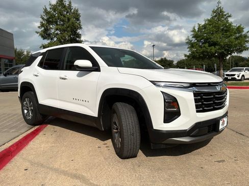 Used 2025 Chevrolet Equinox LT FWD image 4