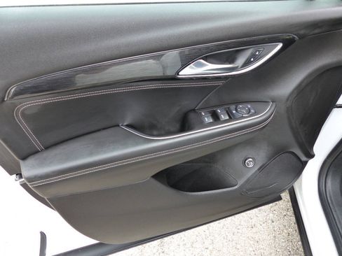 Used 2022 Buick Envision Preferred FWD image 16
