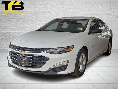 Used 2024 Chevrolet Malibu LS image 1