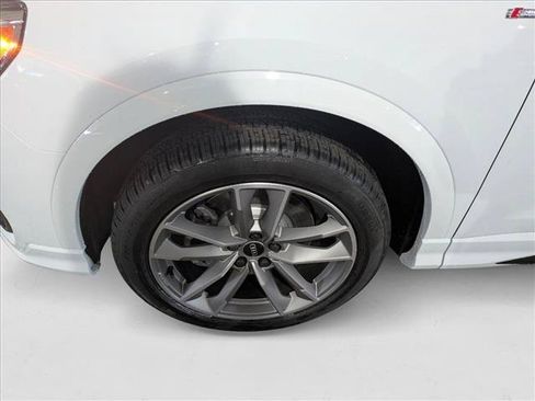 New 2025 Audi Q3 2.0T Premium w/ Black Optic Sport Package AWD/4WD image 10