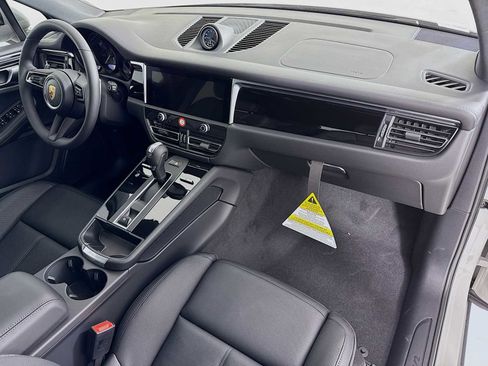 New 2026 Porsche Macan image 31