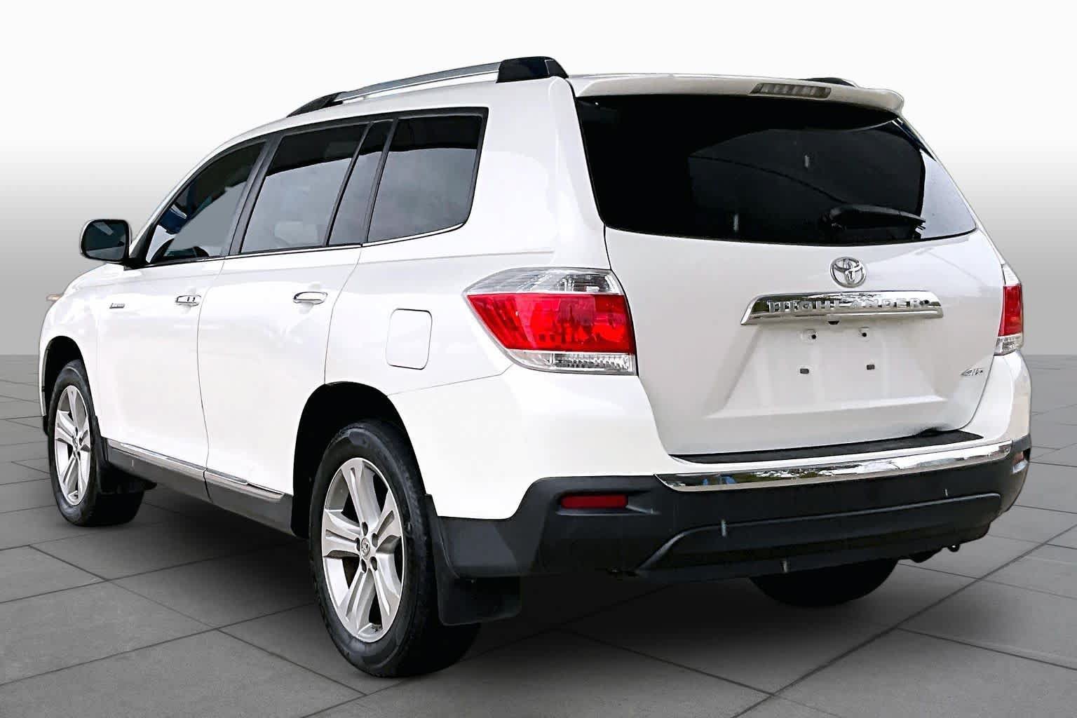 Used 2013 Toyota Highlander Limited AWD/4WD image 11