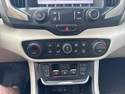 Used 2020 GMC Terrain Denali w/ Denali Premium Package AWD/4WD image 29