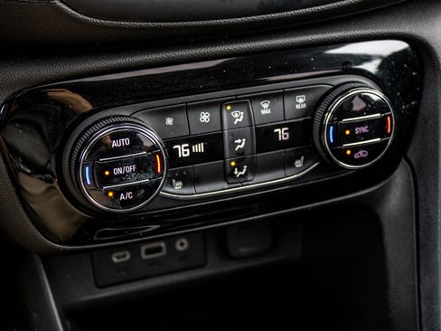 Used 2022 Buick Encore GX Essence w/ Experience Buick Package image 30