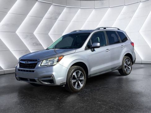 Used 2017 Subaru Forester 2.5i Premium w/ Popular Package #2A image 3