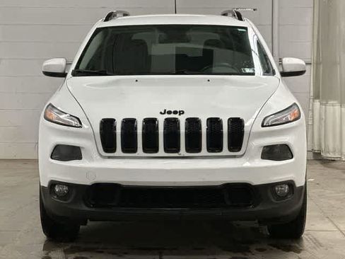 Used 2016 Jeep Cherokee Latitude w/ Cold Weather Group AWD/4WD image 19