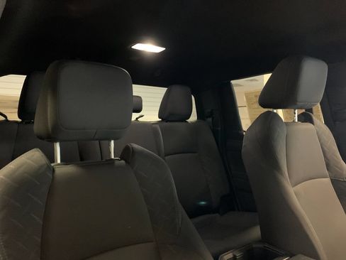 Used 2025 Toyota Tacoma SR5 AWD/4WD image 19