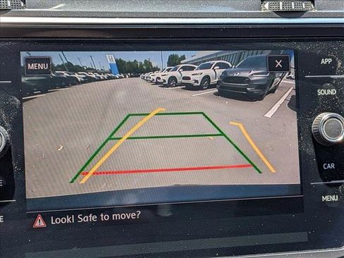 Used 2020 Volkswagen Tiguan SE w/ Panoramic Sunroof Package FWD image 12