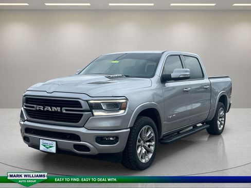 Used 2019 RAM 1500 Laramie w/ Sport Appearance Package AWD/4WD image 3