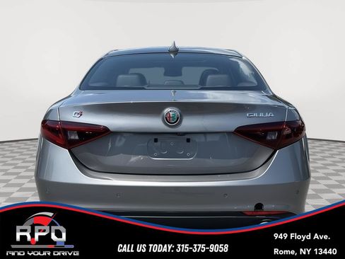 Used 2018 Alfa Romeo Giulia AWD image 4
