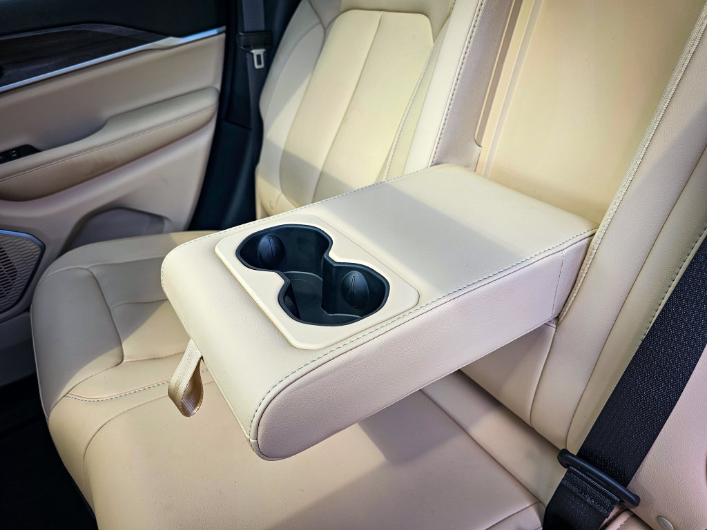 New 2026 Jeep Grand Cherokee Limited AWD/4WD image 36