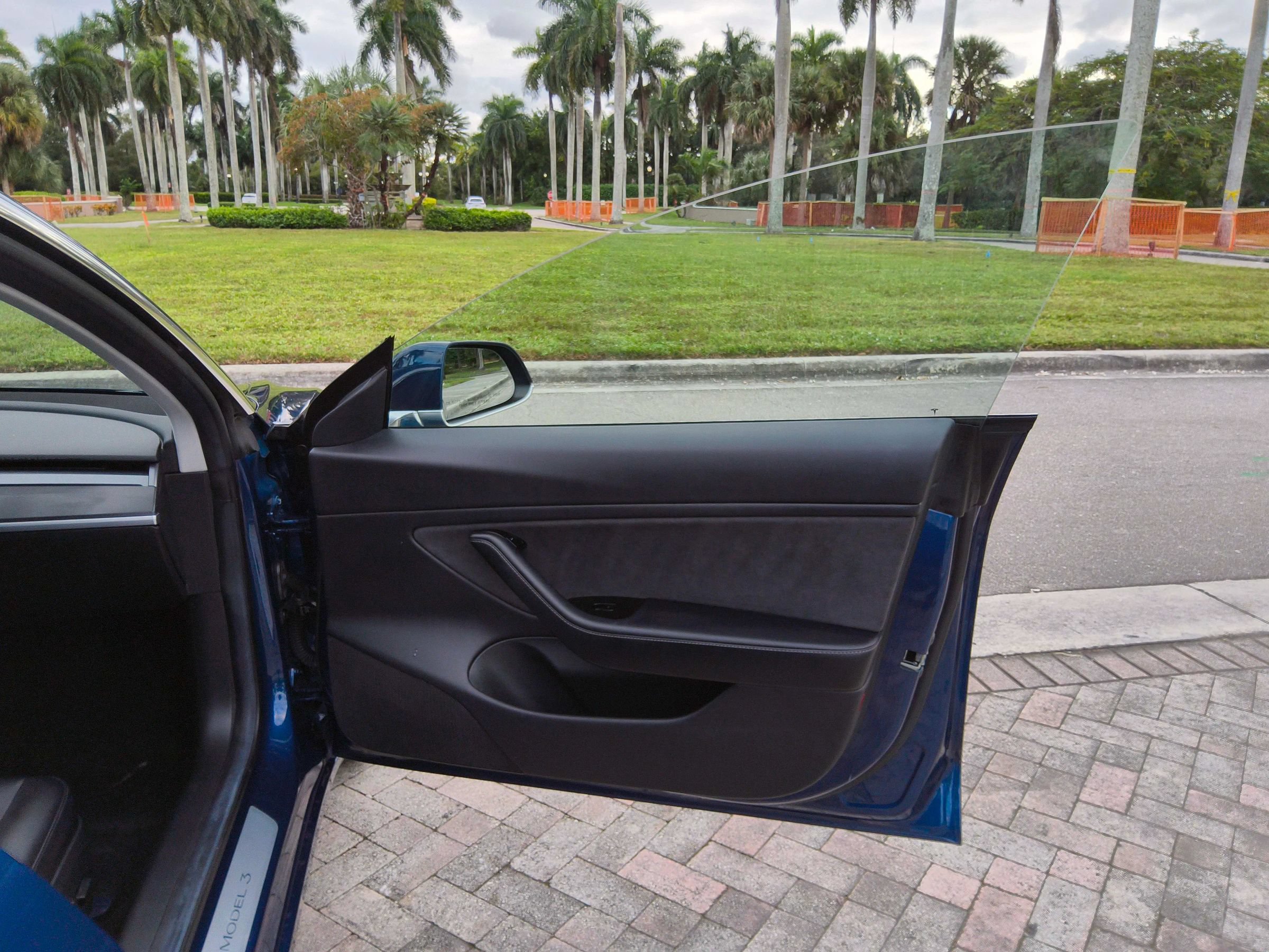 Used 2018 Tesla Model 3 Long Range RWD image 36