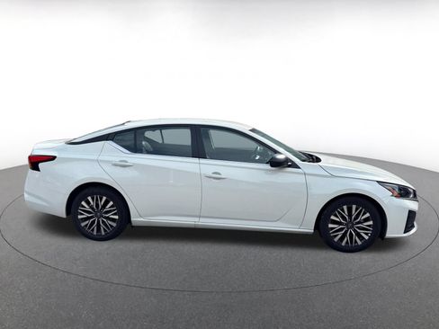 Used 2026 Nissan Altima 2.5 SV FWD image 15